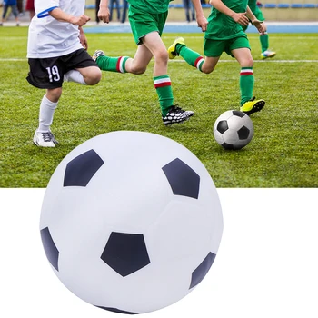 15 cm-es Mini Gumi Labdarúgó Felfújható Klasszikus Futball-Labdák Mérete 2 Gyerekek Óvodai Játékok Szabadtéri Sportok Ajándékokat a Gyermekek Számára